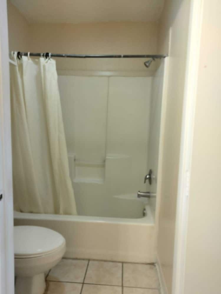 Pharr Executive Inn - photo 3