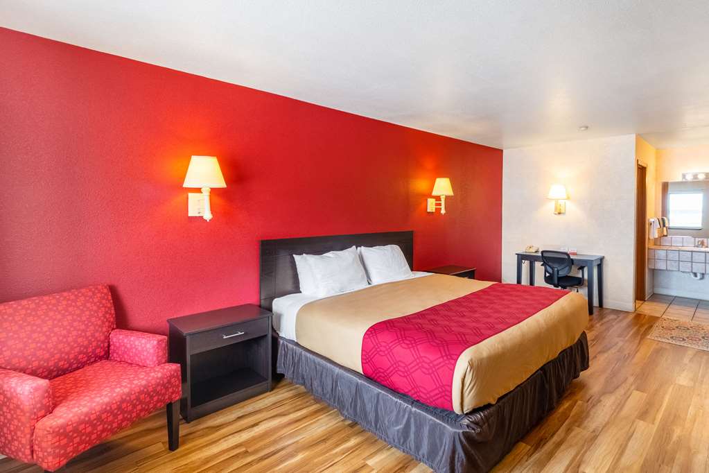 Econo Lodge Fredericksburg - photo 15