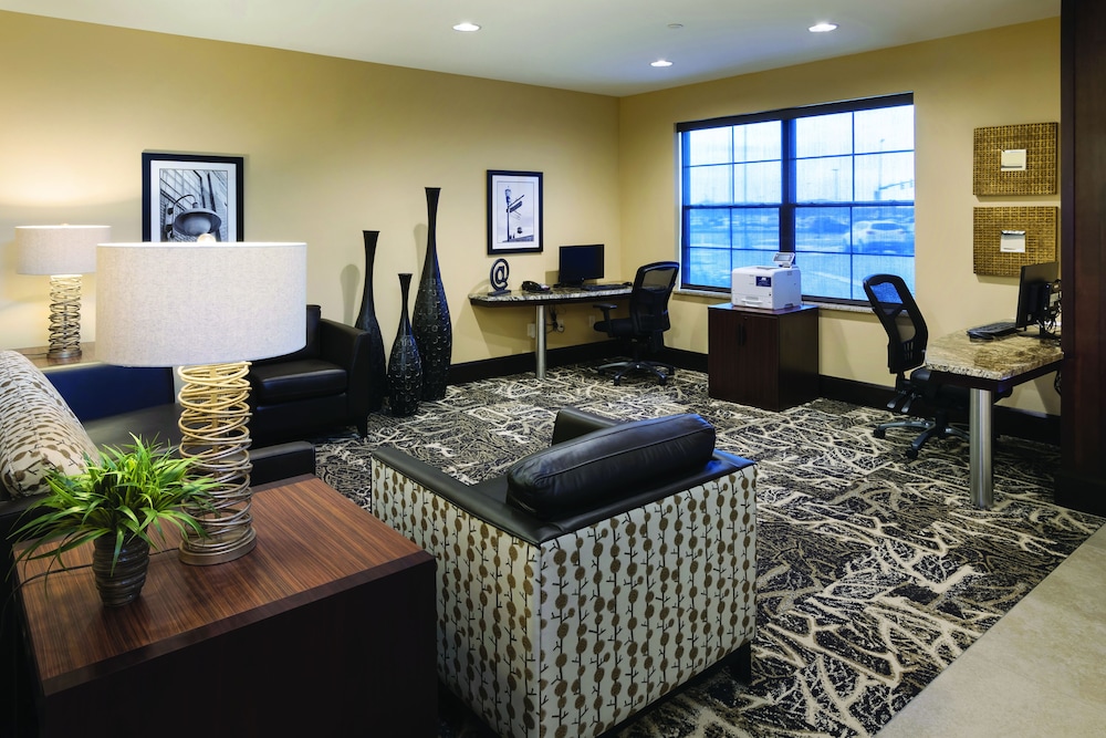 ClubHouse Hotel & Suites Fargo - photo 38