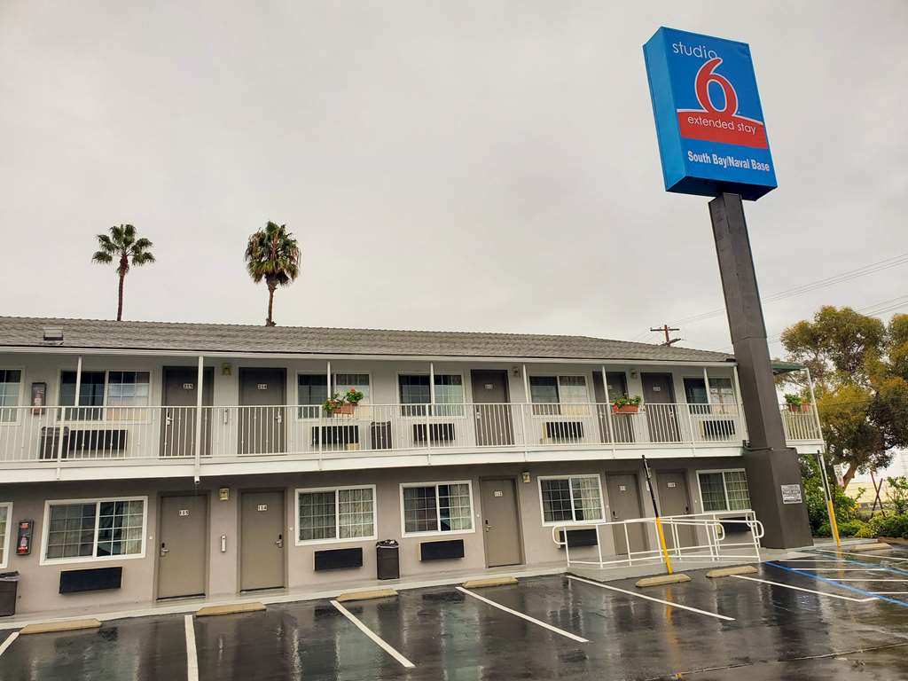 Studio 6 National City CA Naval Base San Diego — hotel in National City