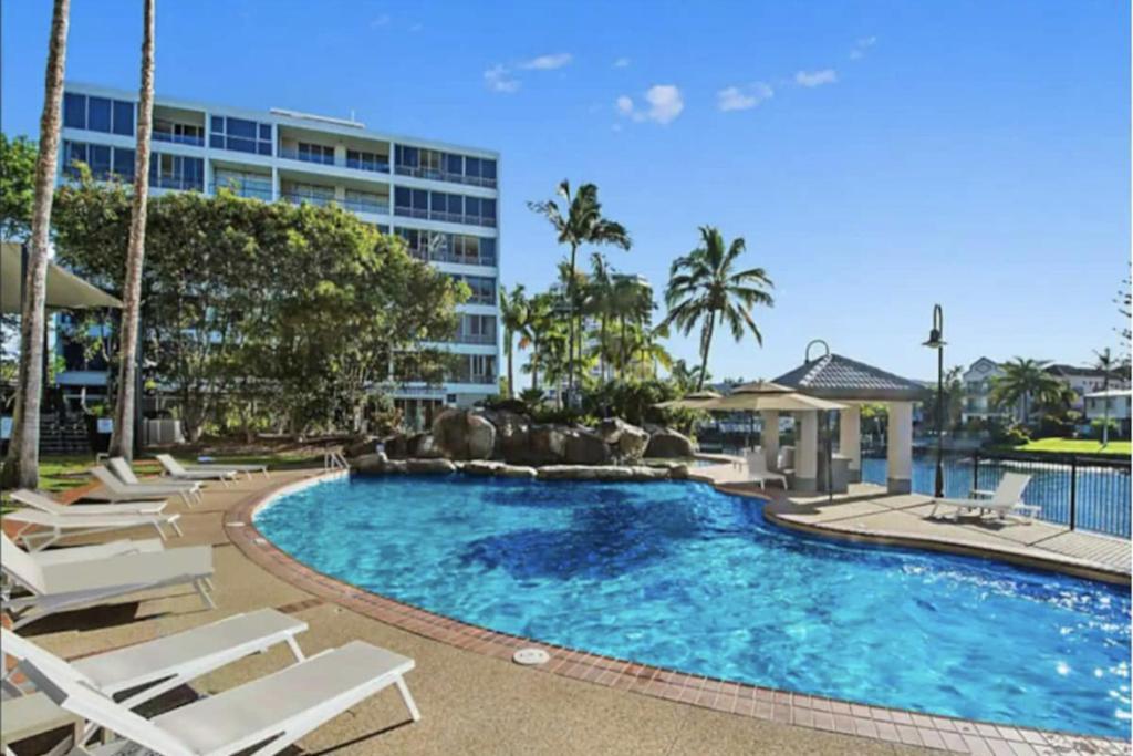 Paradise Island Resort & Gardens Gold Coast Surfers Paradise in Gold Coast, Australia