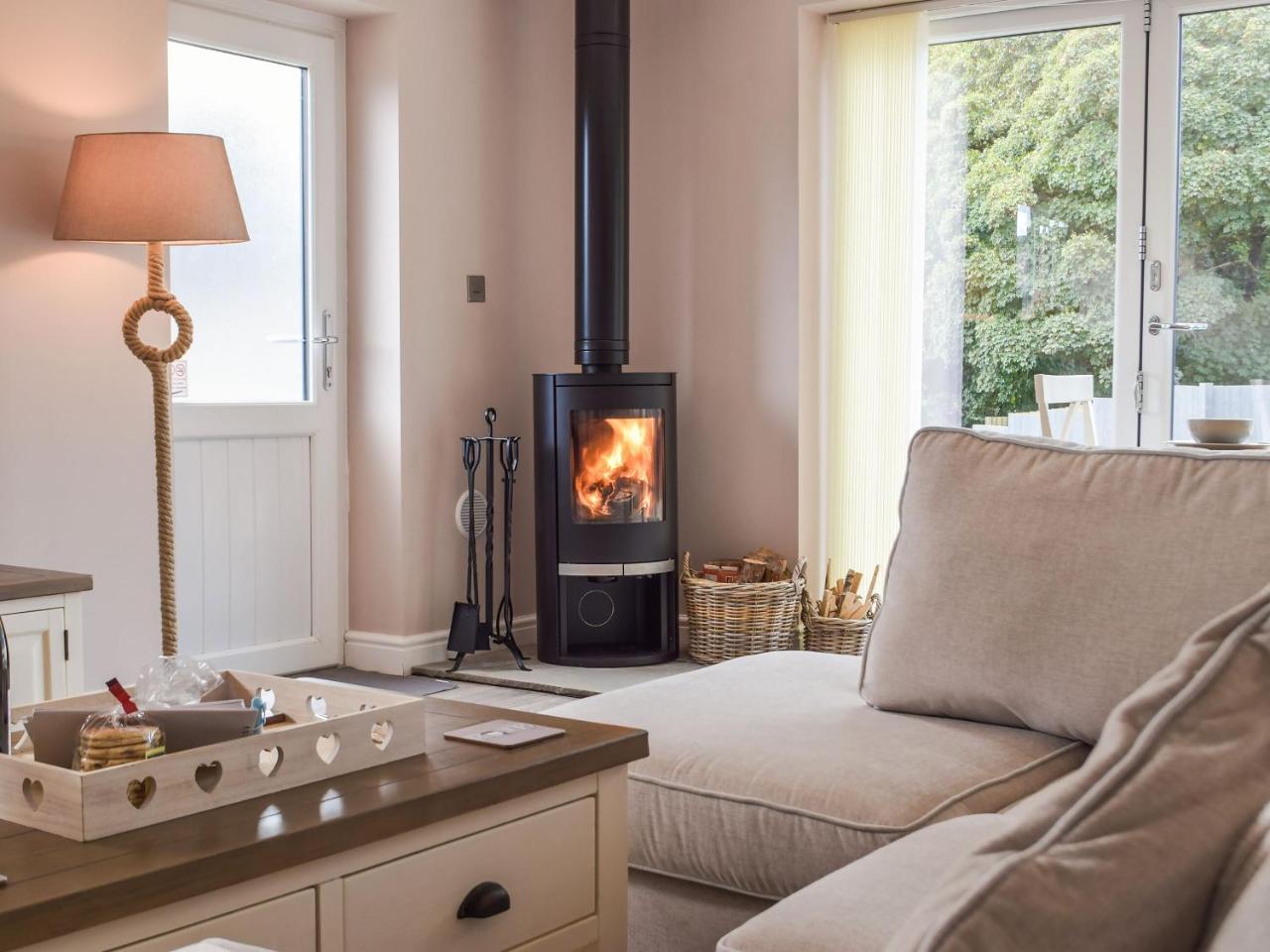 Brook View Cottage — Narberth — photo 3