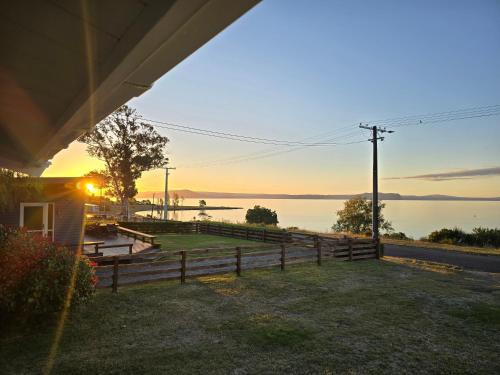 Te Moe Lake Taupo Holiday Home — 4-Star Luxury Hotel in Turangi, New Zealand