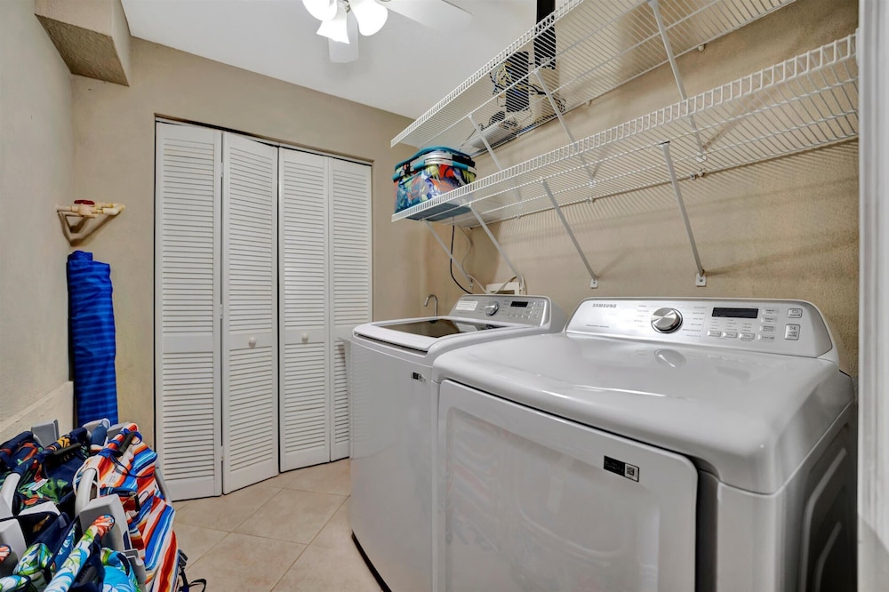Stones Throw Beachfront Luxury Suites - photo 60