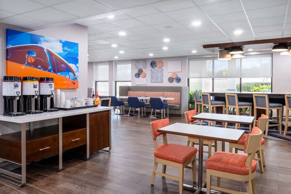 Hampton Inn Auburn - photo 28