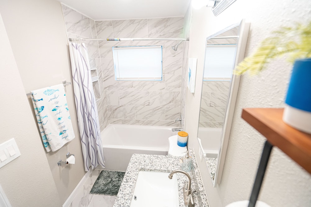 University Serenity Suites 14th - photo 26