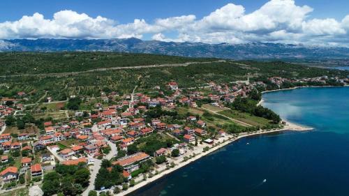 MY DALMATIA Sea view villa Possedaria with amazing roof terrace — 4-Star Luxury Hotel in Posedarje, Croatia
