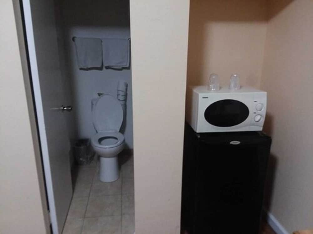 Economy Inn Sylva - photo 9