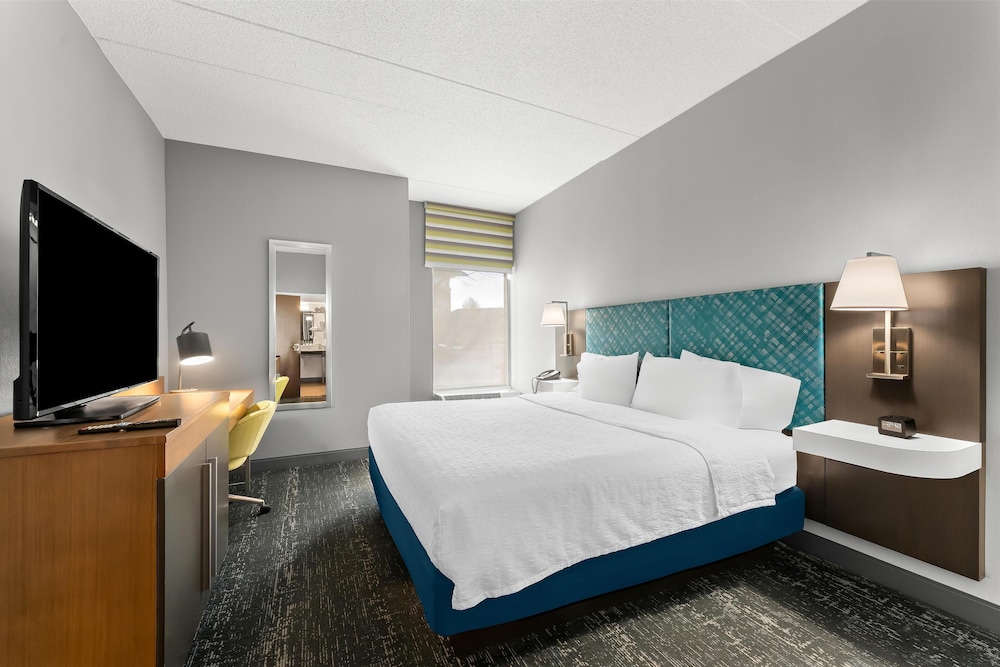 Hampton Inn & Suites Newtown - photo 67