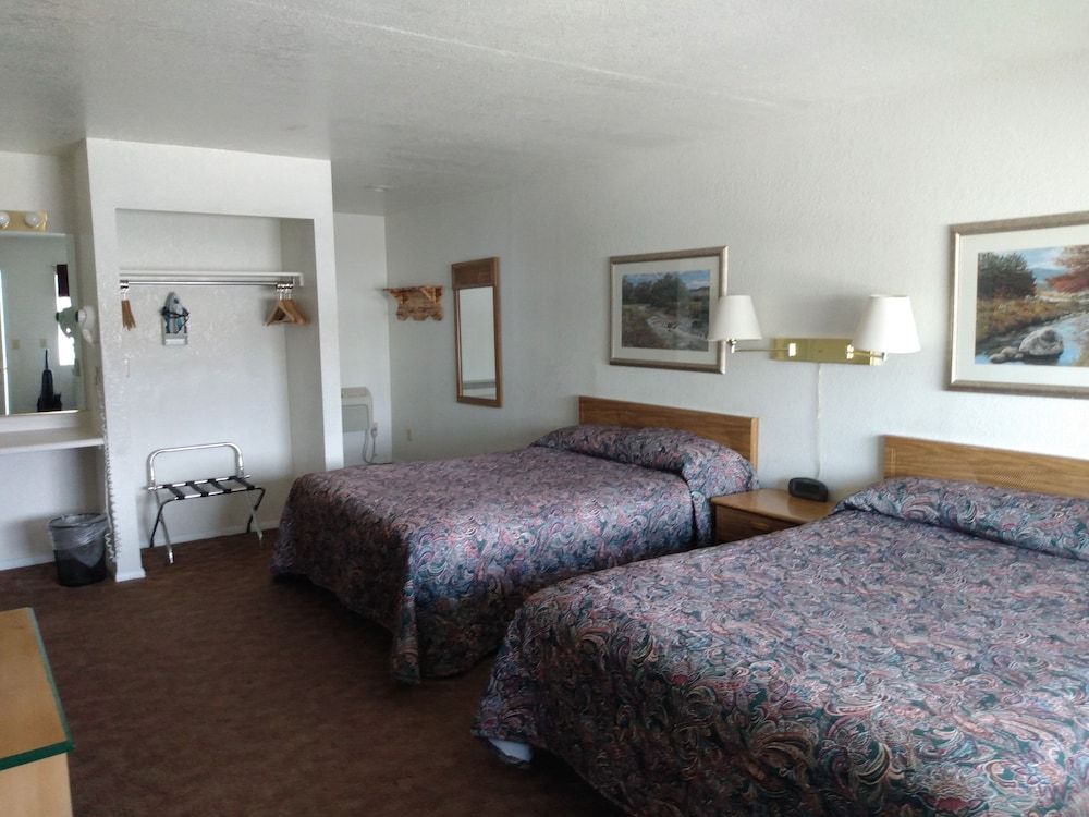 Rim Rock Motel - photo 7