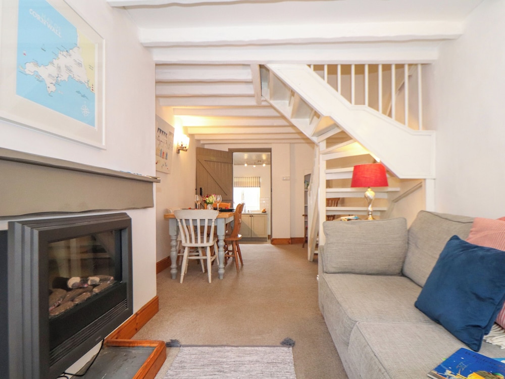Cobblestone Cottage — 4-Star Luxury Hotel in Bude, United Kingdom