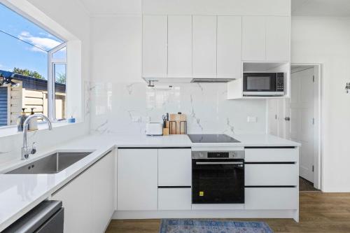 Pukeko Nest Your Kiwi Home in Central Rotorua — 4-Star Luxury Hotel in Rotorua, New Zealand
