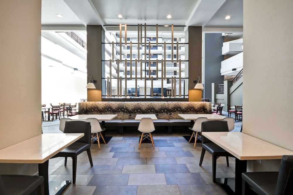 Embassy Suites Hotel Charlotte - photo 40