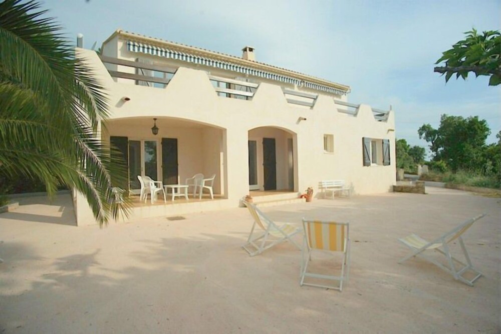 Maja — 4-Star Luxury Hotel in Sari-Solenzara, France