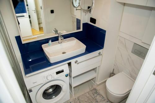 Beautiful apartments near the sea ORBI CITY N2