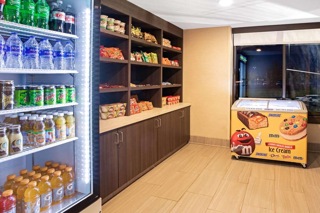 La Quinta Inn & Suites by Wyndham Denver Aurora Medical - photo 28