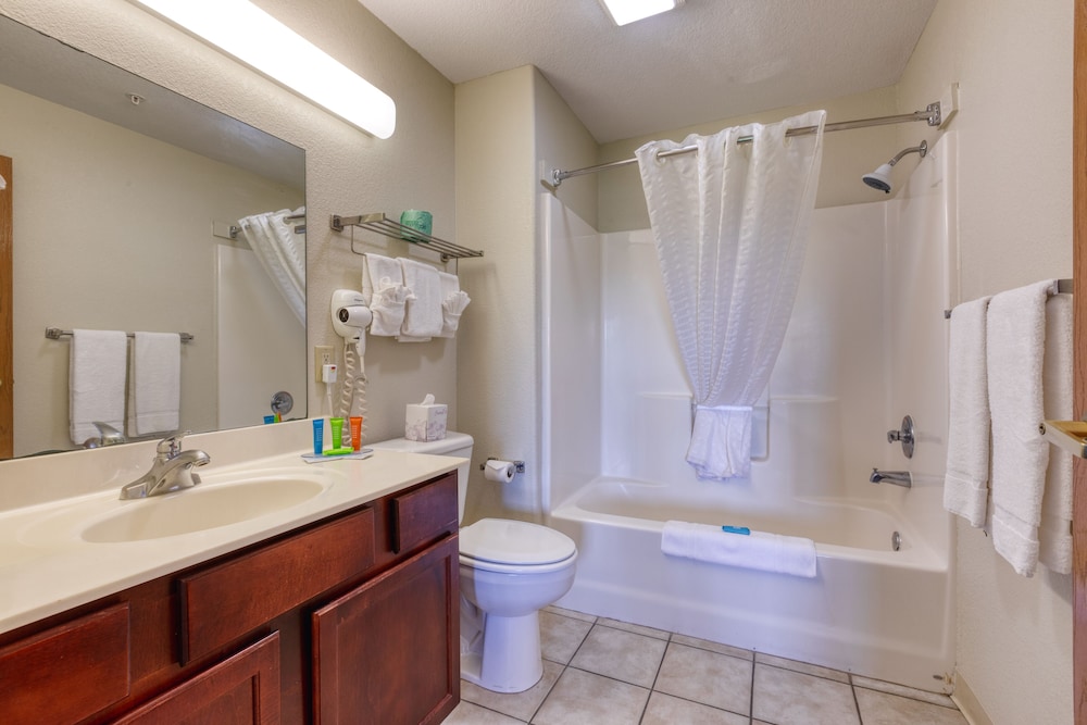 All Towne Suites - photo 45