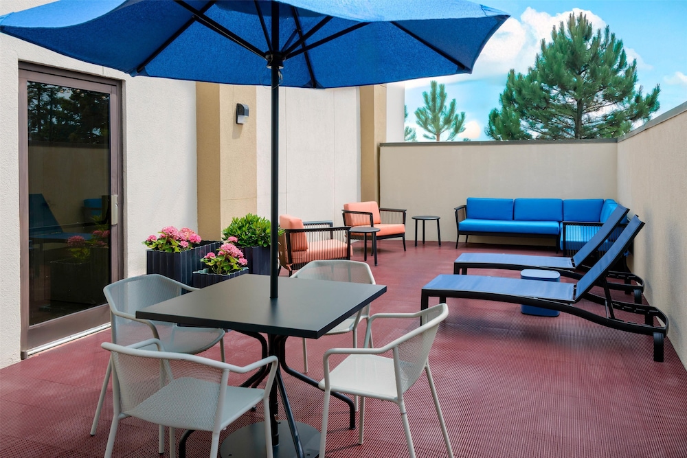 Hampton Inn Buffalo Airport Galleria Mall - photo 29