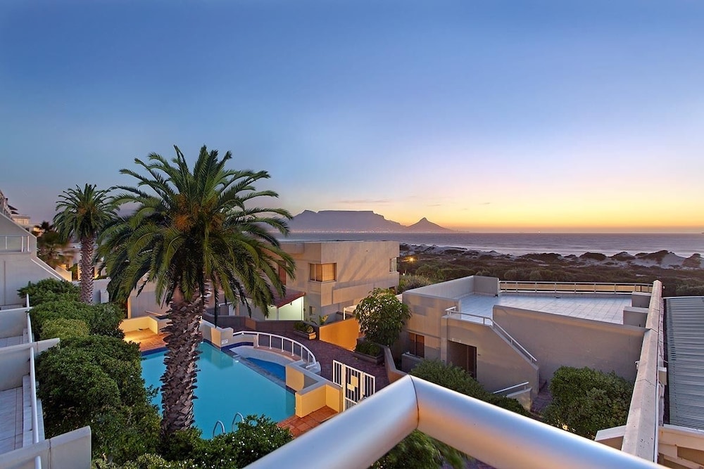 Dolphin Beach H108 — 4-Star Luxury Hotel in Cape Town, South Africa
