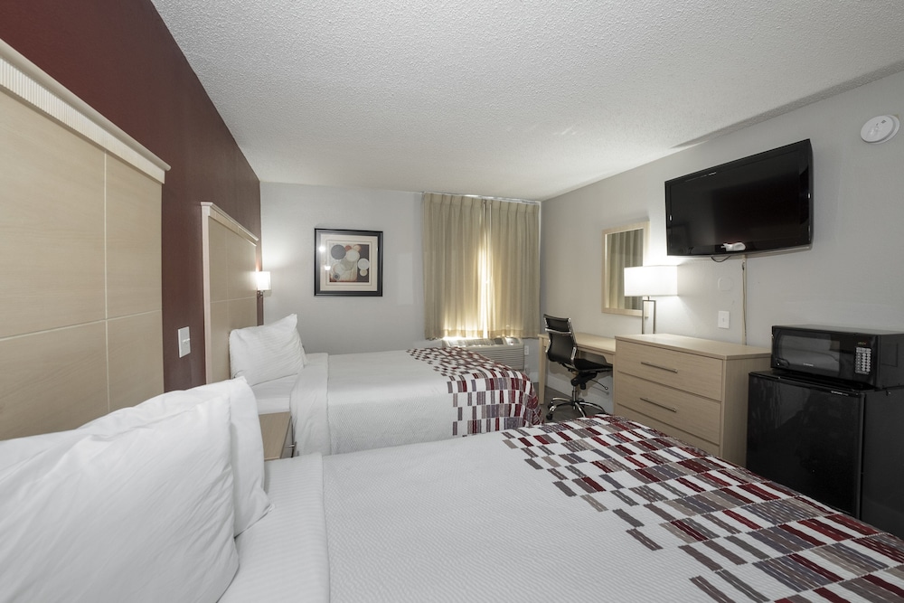 Red Roof Inn Raleigh North Crabtree Mall Lenovo Center - photo 11
