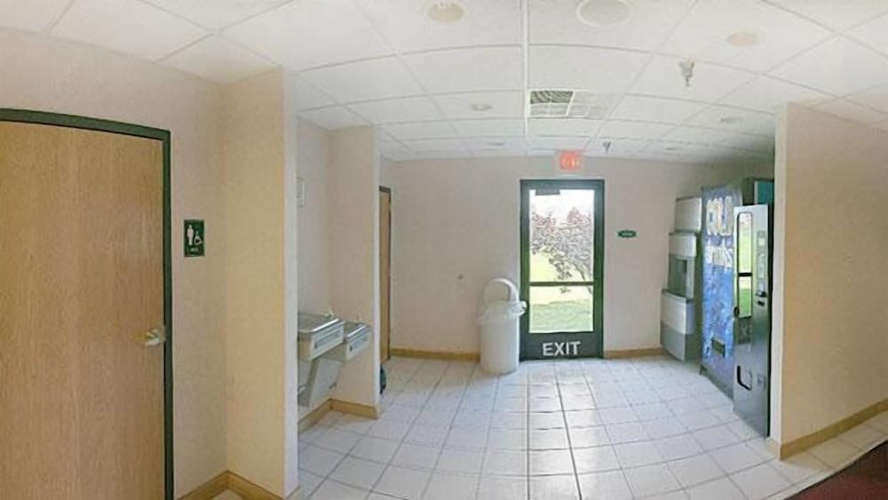 Hampton Inn Sturgis Lagrange Area - photo 34
