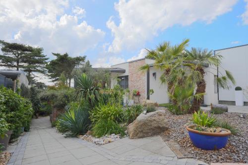 Gîte Les Galets Blancs in Trebeurden, France