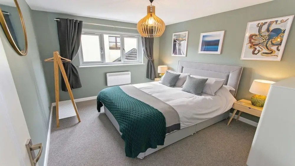 Oceanside Sleeps 6 Walk to Beach Stylish in Braunton, United Kingdom
