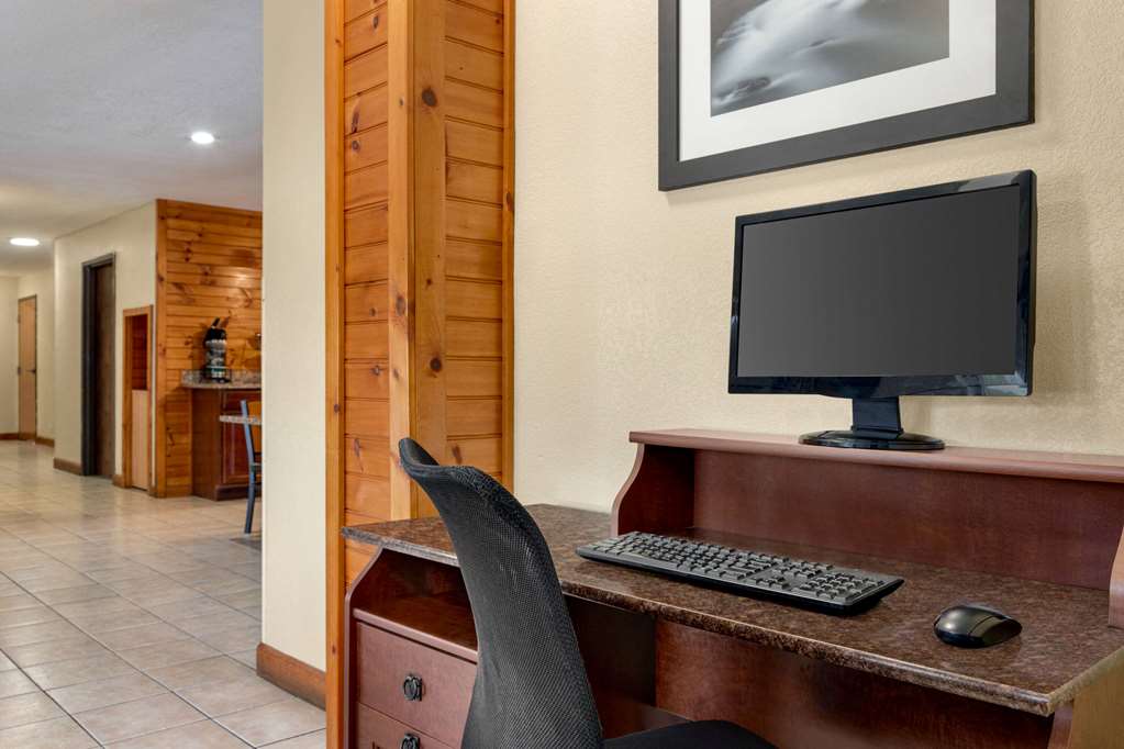 Howard Johnson by Wyndham Pigeon Forge - photo 50
