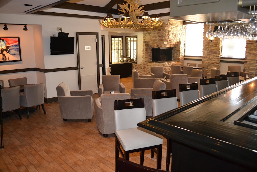 Doubletree by Hilton Houston Hobby Airport - photo 33