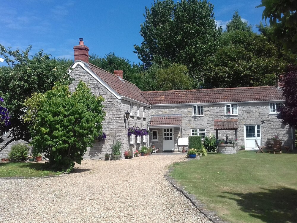 Sleepy Hollow Cottages — hotel in Somerton