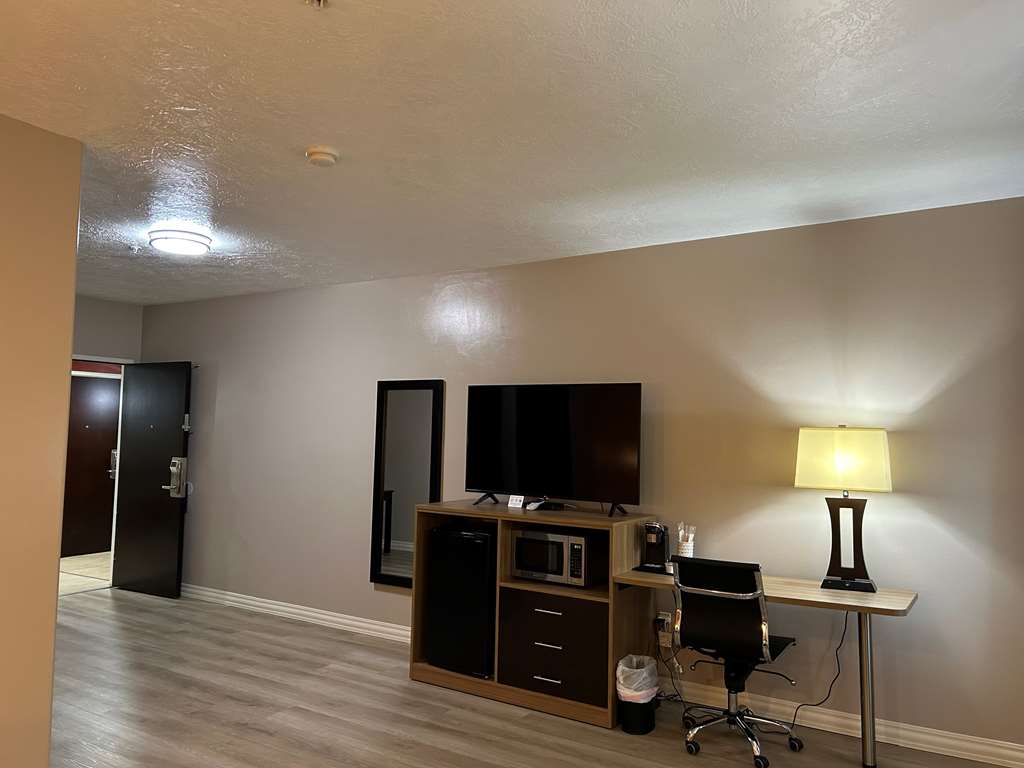 Best Western Plus Zion West Hotel - photo 20