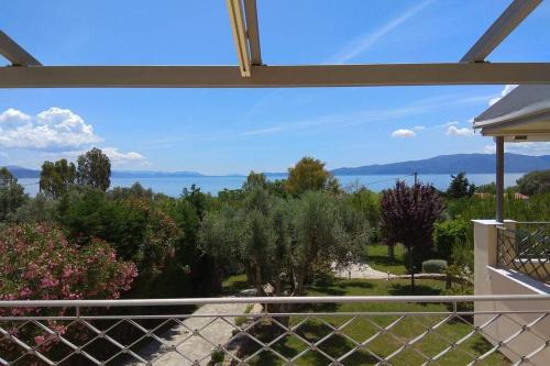 Seaside Villa AndroNikos — 4-Star Luxury Hotel in Amarynthos, Greece
