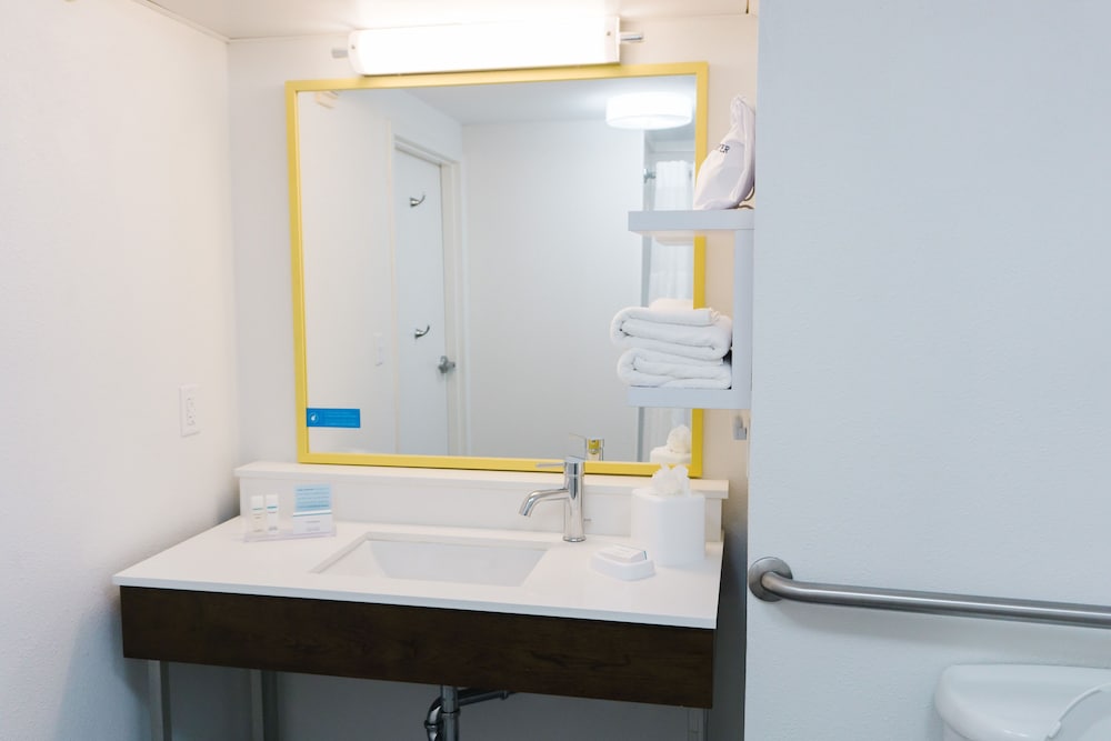 Hampton Inn Metairie - photo 10