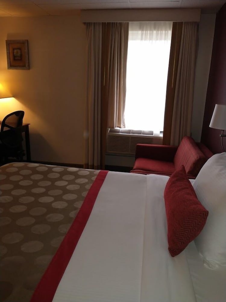 Ramada by Wyndham Albert Lea - photo 54
