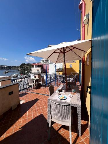 De Lamartine a Marina di Corricella in Procida, Italy