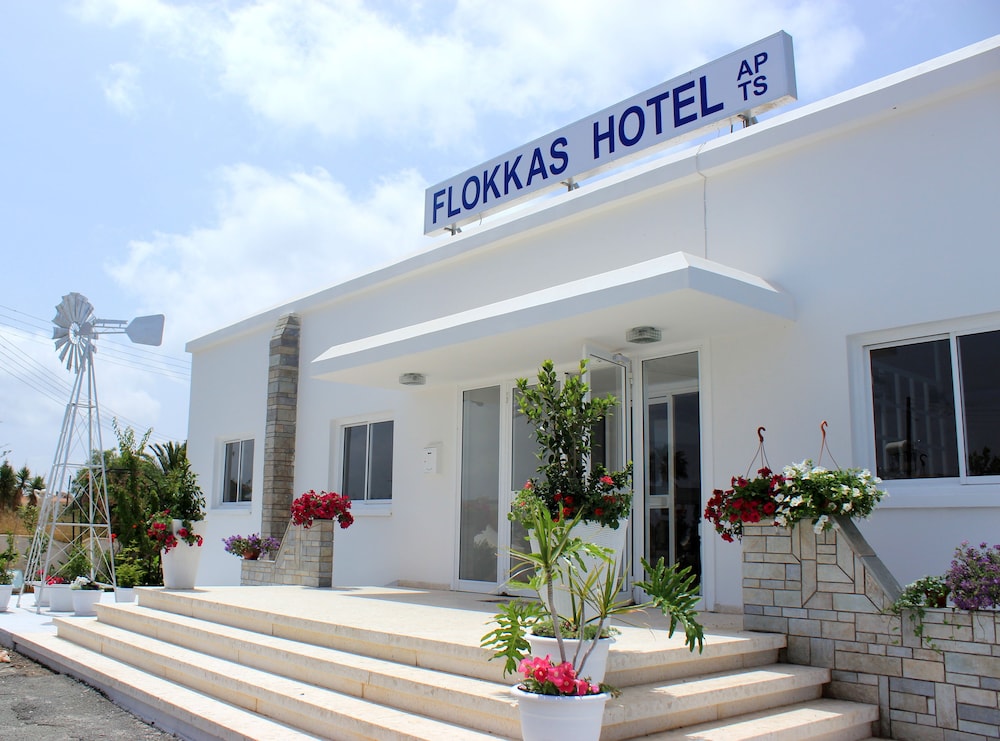 Flokkas Hotel Apartments — Paralimni