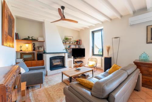 Le Sophora avec jacuzzi in Rochefort-Du-Gard, France