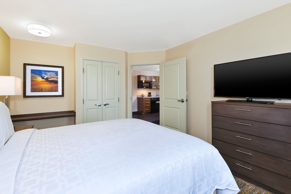 Candlewood Suites Louisville NE Downtown Area by IHG - photo 8