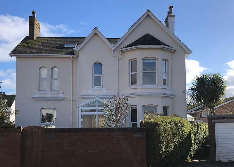 Dog friendly home close to the beach and the town — 4-Star Luxury Hotel in Exmouth, United Kingdom