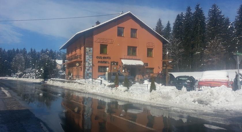 Old Car’s Hotel in Velden Am Woerthersee, Austria