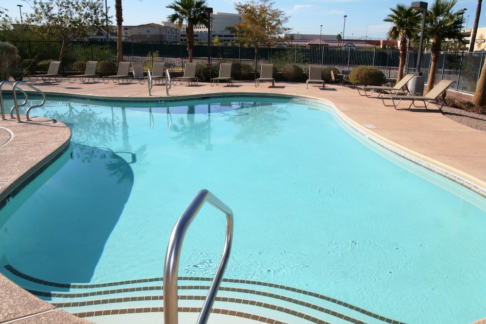 Hampton Inn & Suites Las Vegas Henderson - photo 28