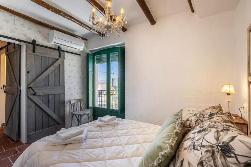 Ruralya Constitucion Square - carbon neutral hotel in Granada