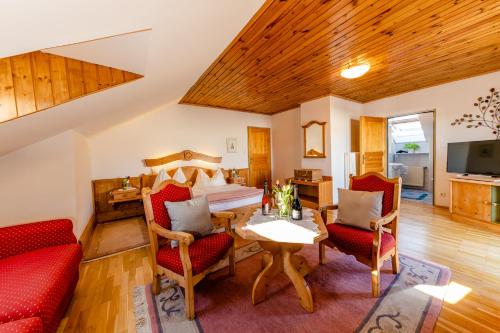 Hoefer der Genusstreffpunkt - carbon neutral hotel in Anger