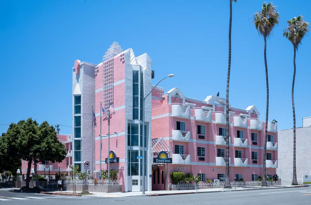 Days Inn by Wyndham Santa Monica in Santa Monica, United States