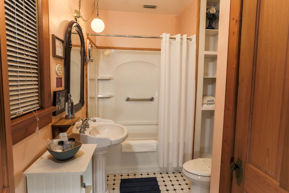 Sweetwater Branch Inn - photo 140