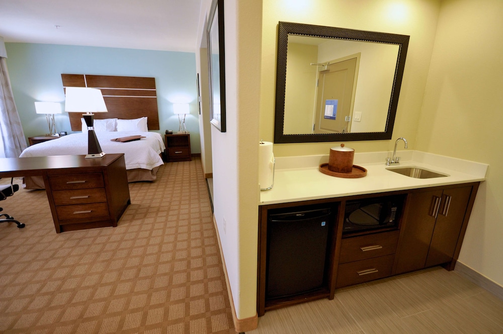Hampton Inn & Suites Hutto Austin - photo 22