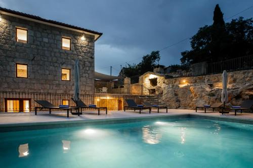 Villa Mila Imotski Makarska — 4-Star Luxury Hotel in Zmijavci, Croatia