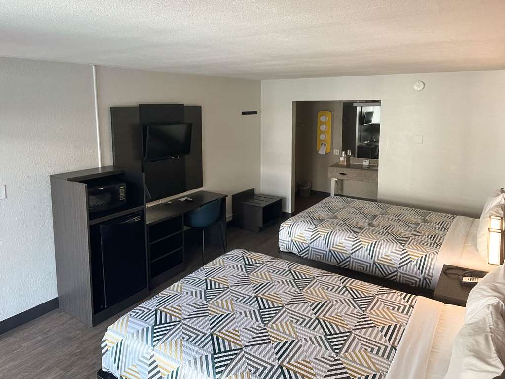 Motel 6 Glendale - photo 18