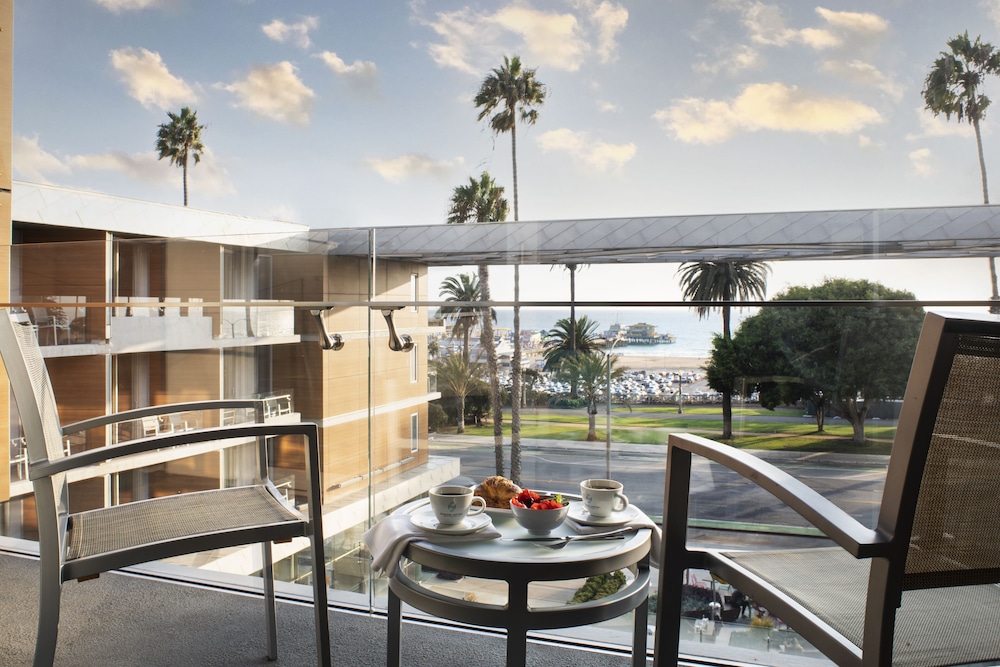 Shore Hotel - photo 10