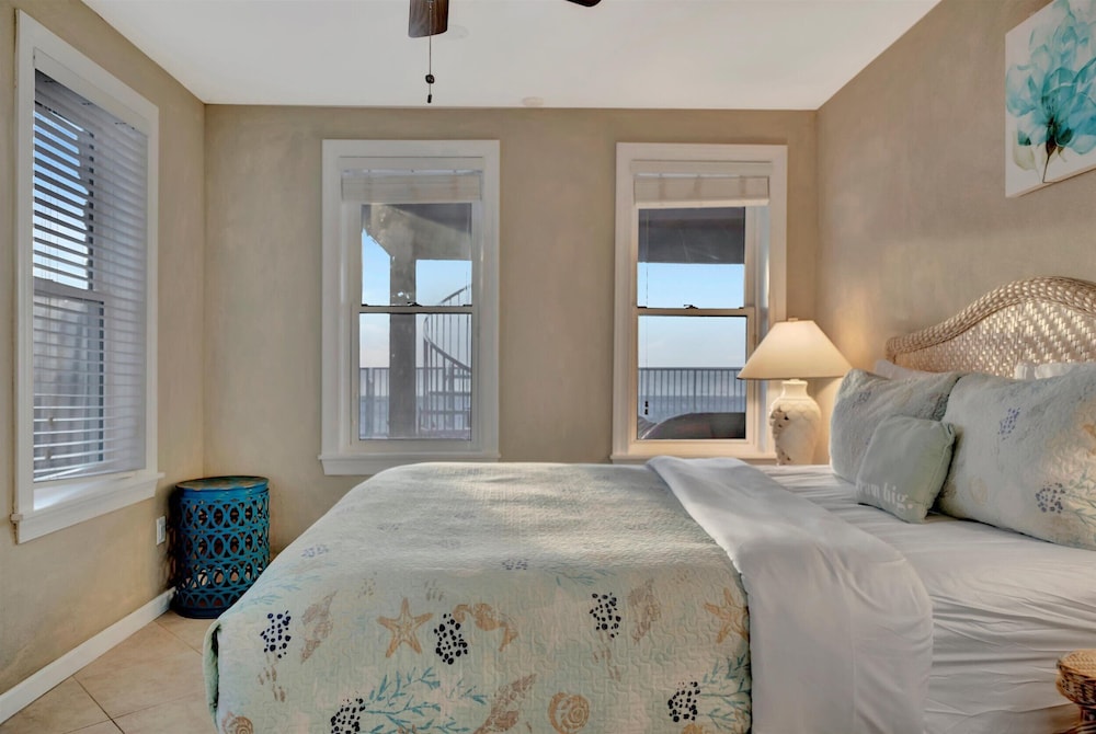 Stones Throw Beachfront Luxury Suites - photo 9